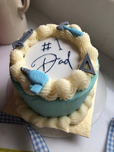 Load image into Gallery viewer, 10cm Bento Cake &quot;#1 Dad&quot; - COLLECT FROM THE CAKE SHED BOARS HILL OXFORD
