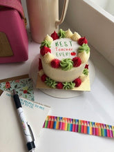 Load image into Gallery viewer, 10cm Bento Cake &quot;Best Teacher Ever&quot; - COLLECT FROM THE CAKE SHED BOARS HILL OXFORD £20.00
